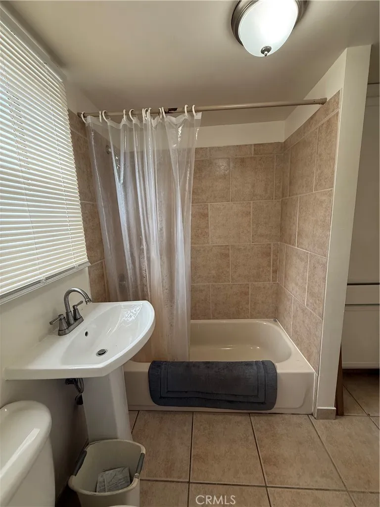 584 W 3rd, San Pedro, California 90731 home-pic-6